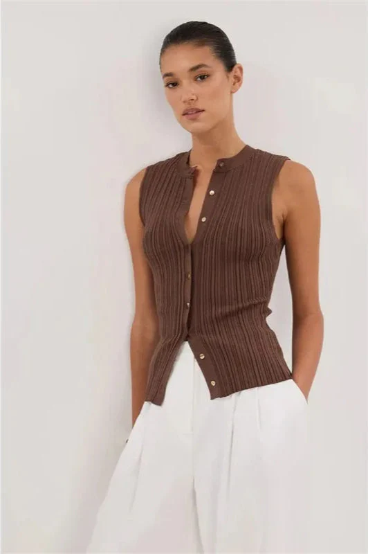 Ribbed Sleeveless Knit Cardigan - Image 12