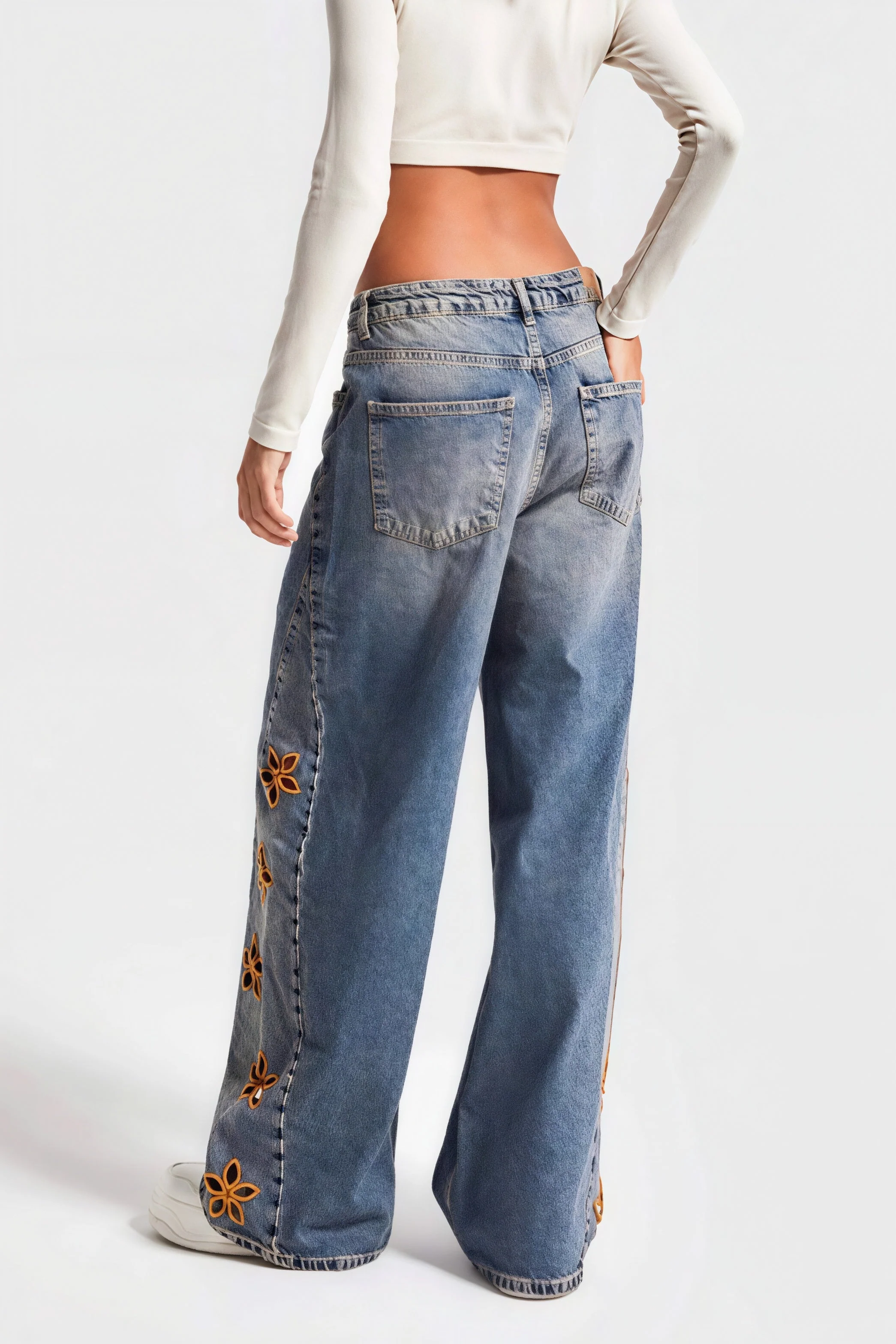 Floral Embroidered High Waist Jeans - Image 3
