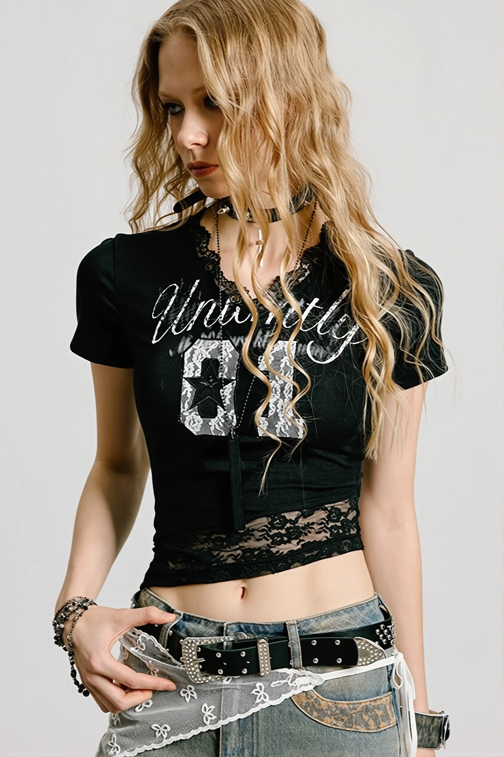Lace Patchwork Cropped Slim T-shirt - Image 2
