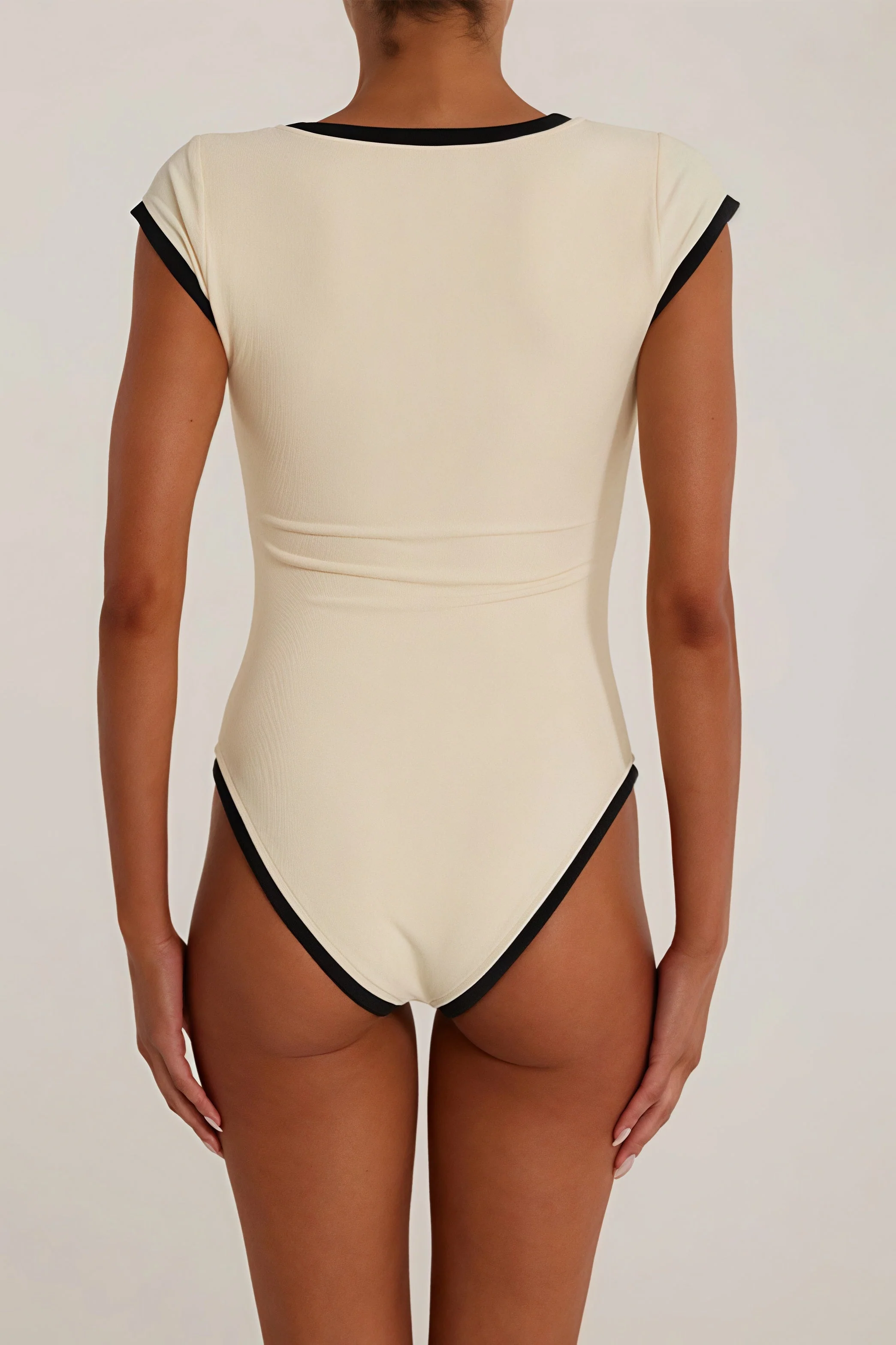 Sexy Color Block Cut Out One Piece Swimwear - Image 3