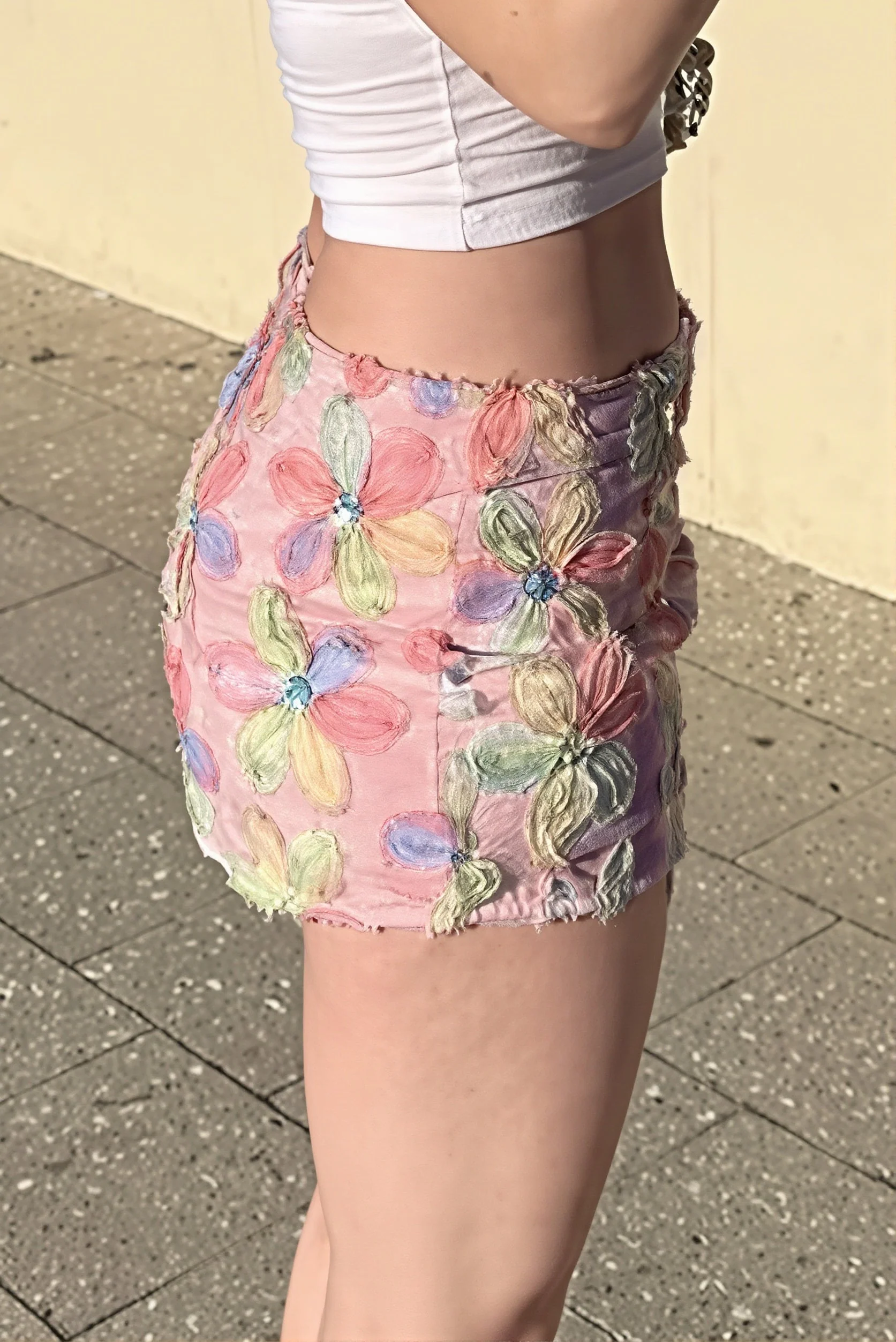Textured Floral Fitted Bodycon Mini Skir - Image 4