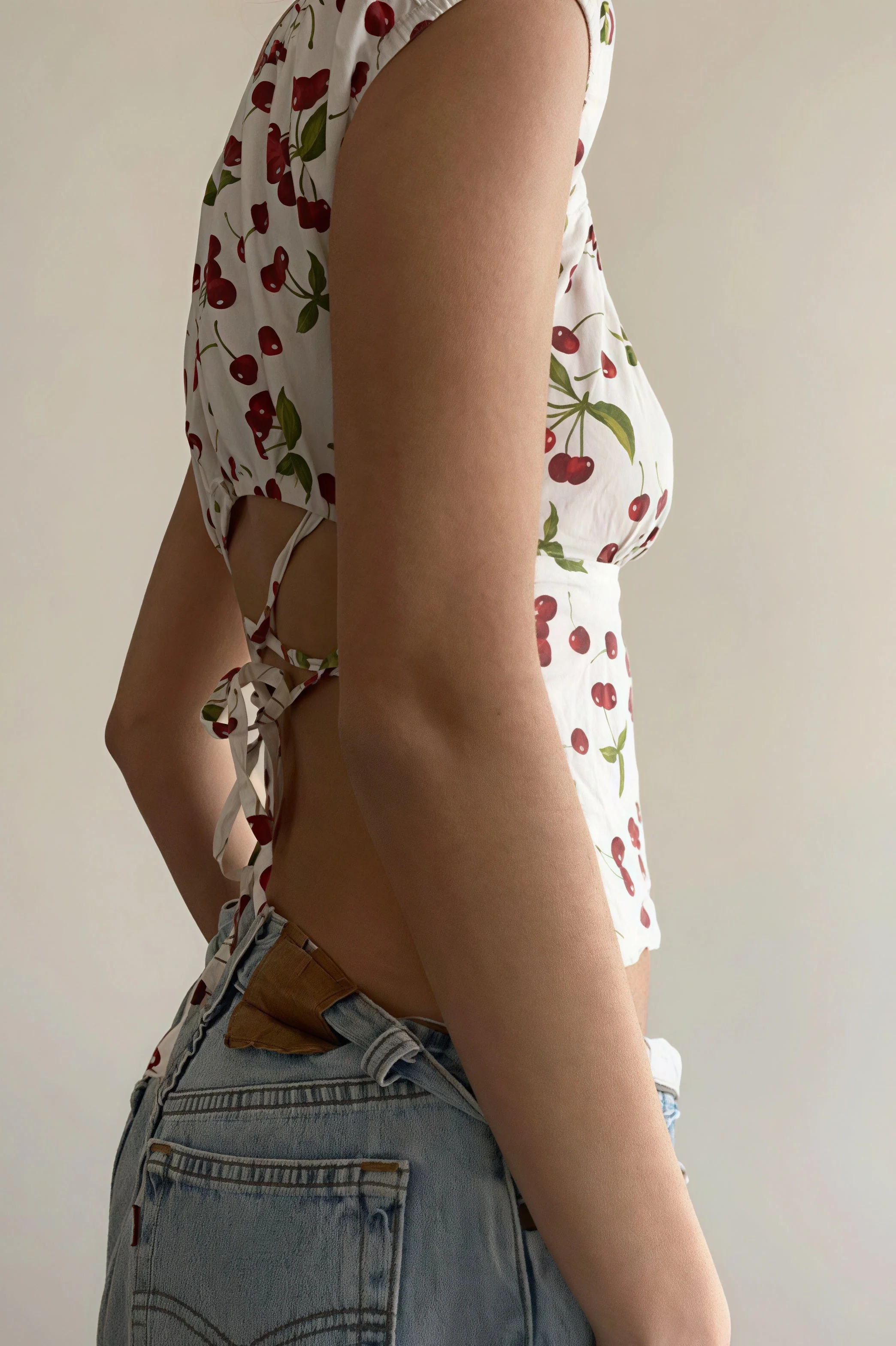 U Neck Flutter Sleeve Back Tie Cropped Blouse - Image 3