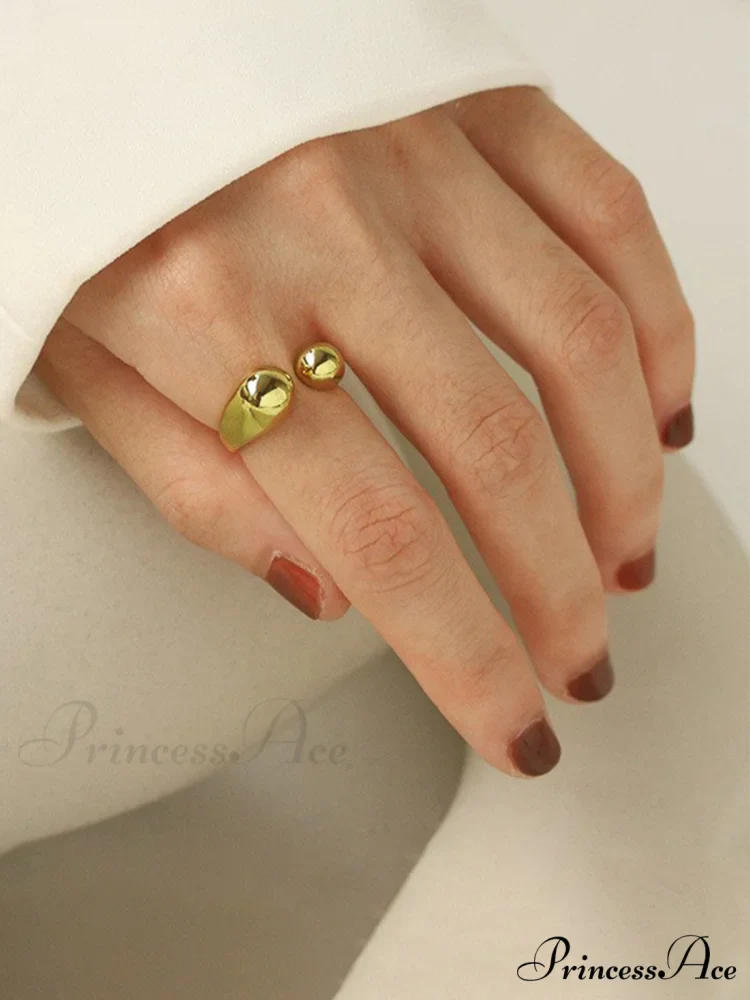 Eli Charming Ring